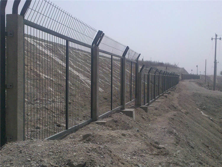 鐵路防護柵欄執(zhí)行的國家標(biāo)準(zhǔn)